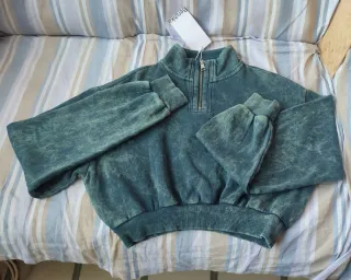 Sudadera corta azul marino oversized efecto lavado