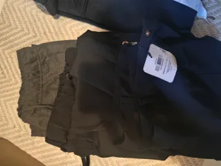 Lote Ropa Talla L (Negro y Gris)