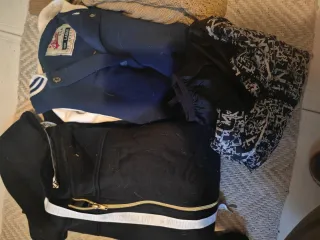 Lote Ropa Talla L (Negro y Gris)