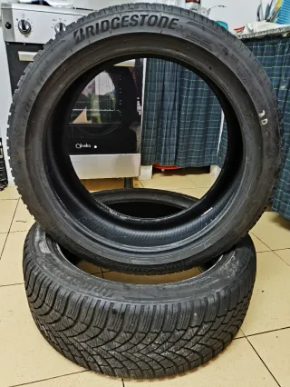 Neumáticos Invierno Bridgestone 215/45 R18 93V