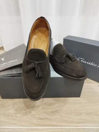 Mocasines de ante con borlas marrones