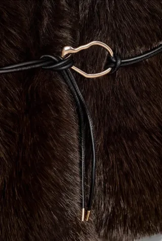 Abrigo pelo Zara viral