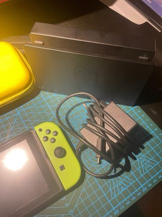 Nintendo Switch Verde y naranja