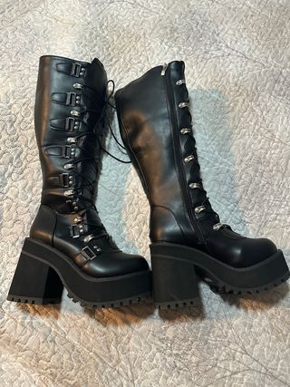 Stivali alti neri con piattaforma