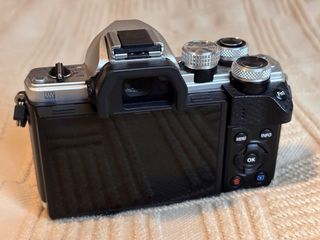 Olympus OM-D E-M10 Mark II + Accesorios