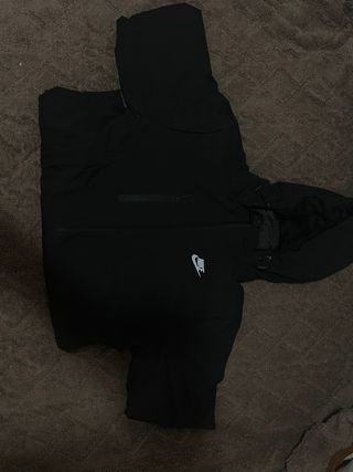 Chaqueta Nike Negra con Capucha