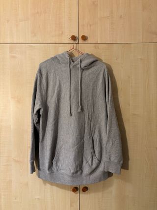 Sudadera con capucha gris