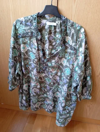 Blusa verde estampada COUCHEL talla L+