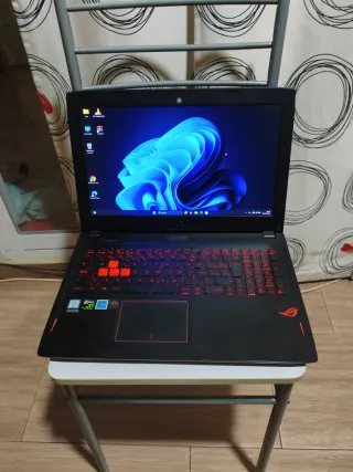 Portátil Asus i7 Negro/Rojo