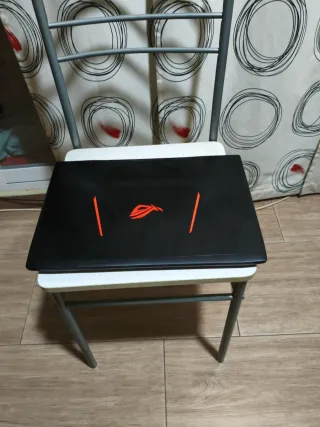 Portátil Asus i7 Negro/Rojo