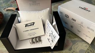 Reloj Tissot Swissmatic Negro y Plateado