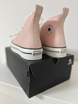 Converse rosas y blancas altas