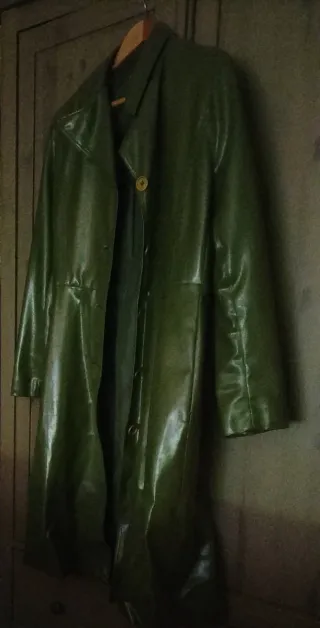 Gabardina polipiel verde