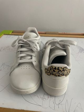 Botines Adidas Blancos y Animal Print