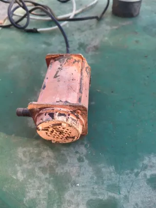 Bomba para máquina de cortar cerámica