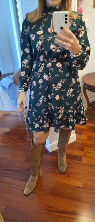 Vestito elegante verde floreale