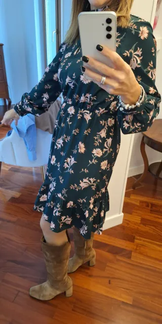 Vestito elegante verde floreale