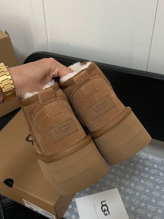 Stivali UGG con plateau