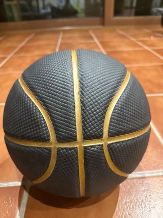 Balón de baloncesto Jordan Negro y Dorado