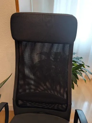Silla de oficina ergonómica negra