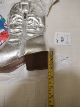 Botas plateadas estilo cowboy