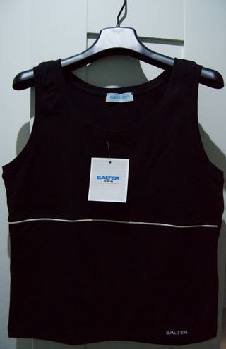 Blusa deportiva SALTER negra nueva con etiqueta