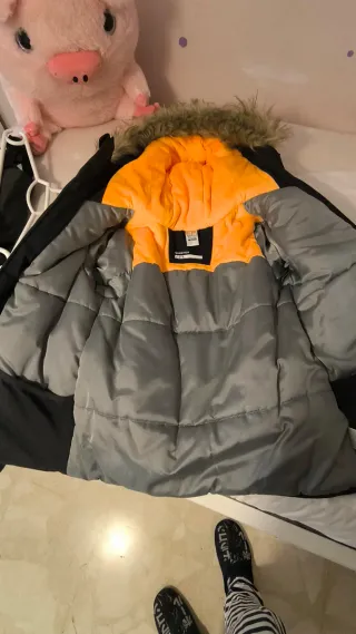 Chaqueta y pantalón de nieve para niño De Decatlon