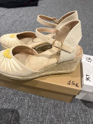 Sandalias Esparto Beige/Amarillo Talla 37.
