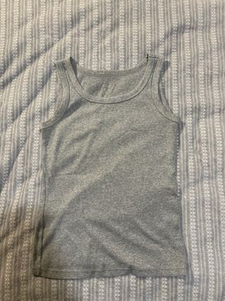 Camiseta tirantes gris