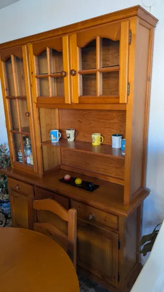 Mueble de salón madera y cristal