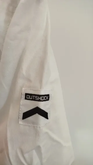 3 kimonos, 2 pantalones y 3 cinturones talla 130cm