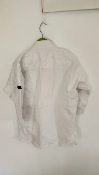 3 kimonos, 2 pantalones y 3 cinturones talla 130cm