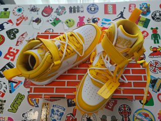 Nike x Off White Scarpe Gialle