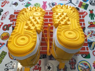 Nike x Off White Scarpe Gialle