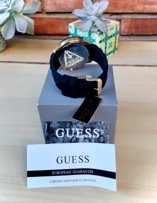 Reloj Guess Cronógrafo Negro/Dorado para Hombre.