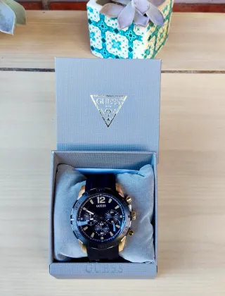 Reloj Guess Cronógrafo Negro/Dorado para Hombre.