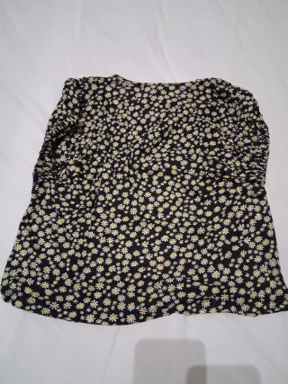 Camiseta Bimba y Lola floral negra
