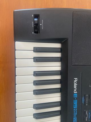 Teclado Roland E-35 Intelligent Synthesizer