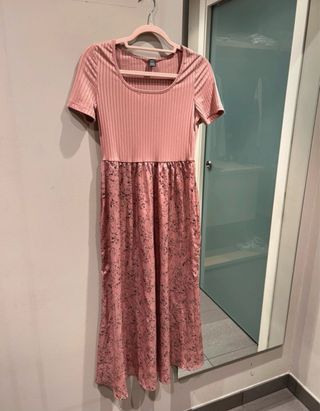 Vestido largo rosa con estampado