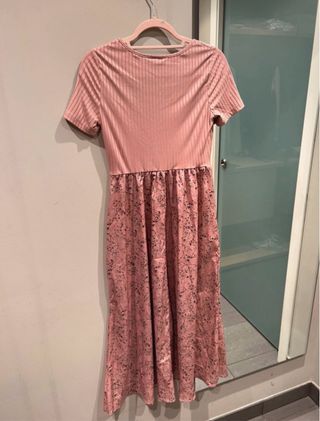 Vestido largo rosa con estampado