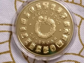 Moneda Calendario Azteca Dorada