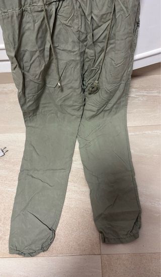 Mono largo tirantes verde oliva