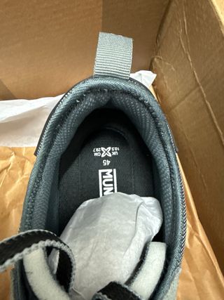 Zapatillas Munich grises y blancas