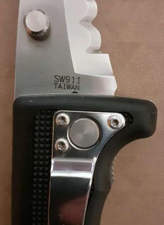 Herramienta rescate Smith Wesson Blackie Collins