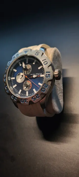 Estuche con 4 Relojes: Sector, Nautica, etc.