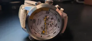 Estuche con 4 Relojes: Sector, Nautica, etc.