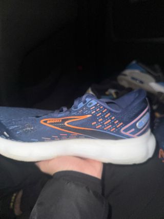 Zapatillas Brooks glycerin azules y naranjas