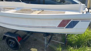 Barco fibra + motor Tohatsu 8cv + remolque