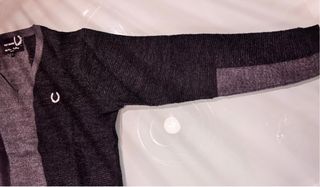 Jersey Fred Perry bicolor gris y negro