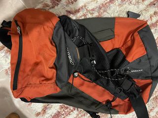 Mochila Quechua Gris y Naranja